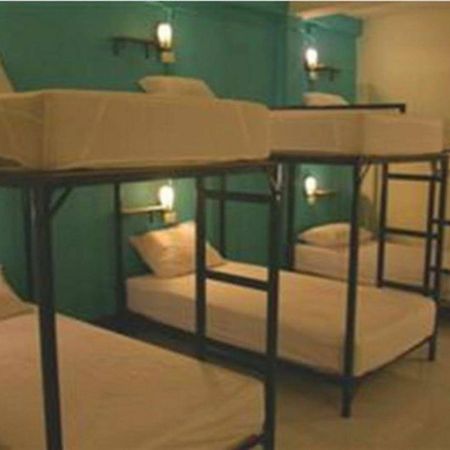 Patong Backpacker Hostel Экстерьер фото