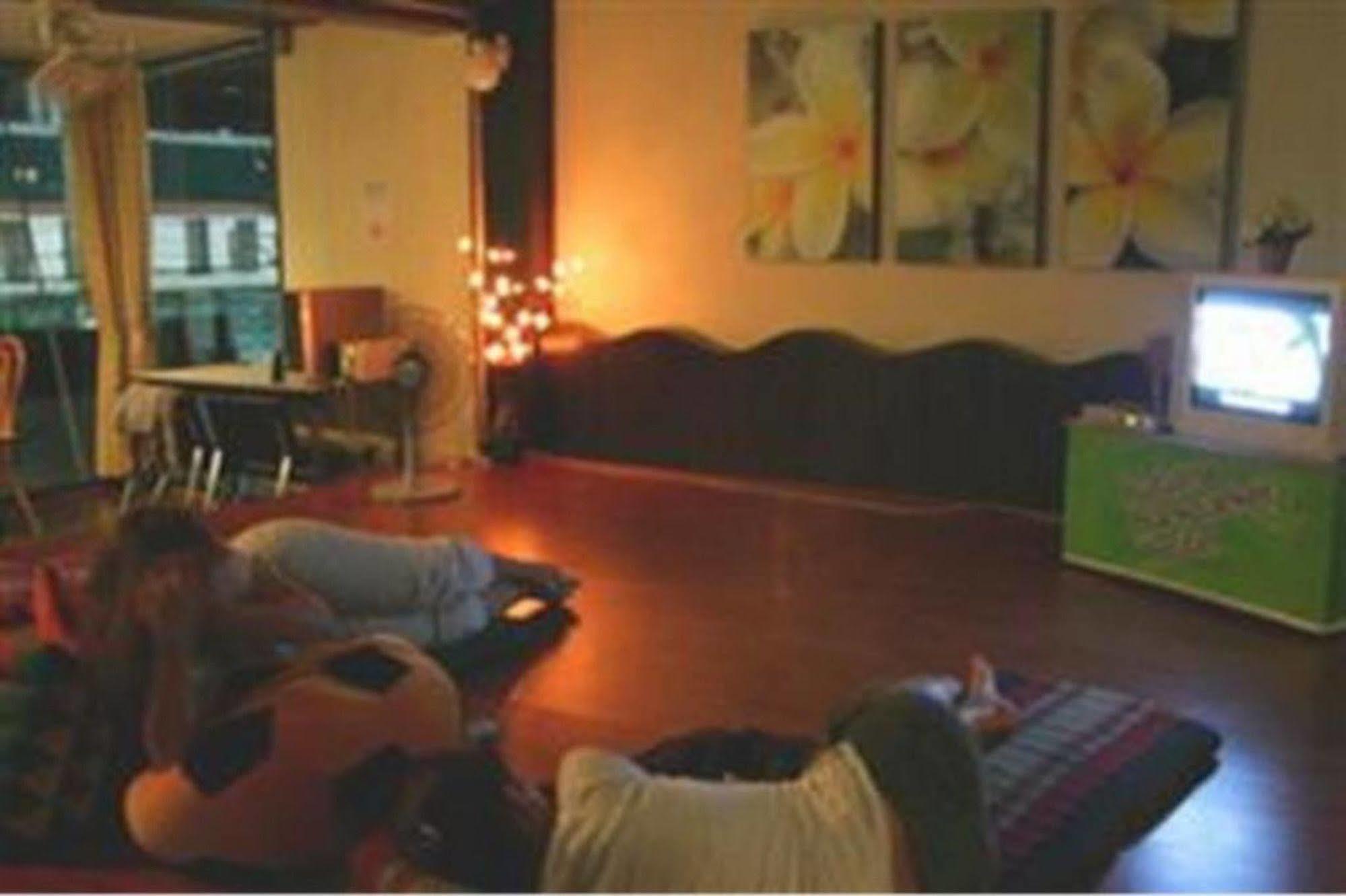 Patong Backpacker Hostel Экстерьер фото